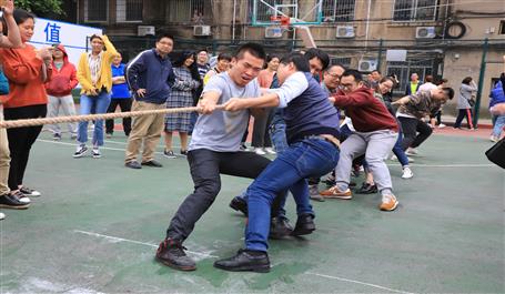 冶建青年有力量！公司團(tuán)委舉辦“五四”拔河比賽